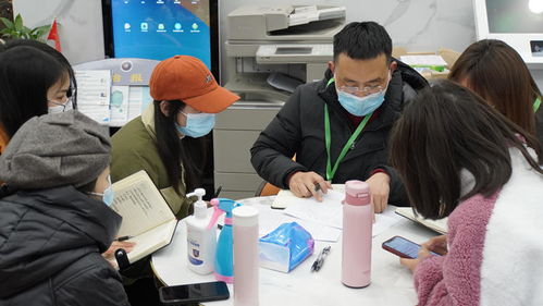 四川天府新区 网格员是封闭管理区居民的 紧急联系人